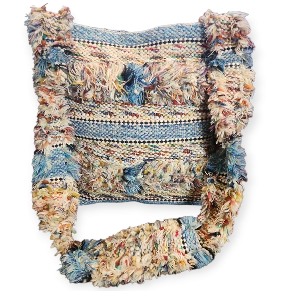 Hand Woven Fringed Yarn Purse - Picture 2 of 9